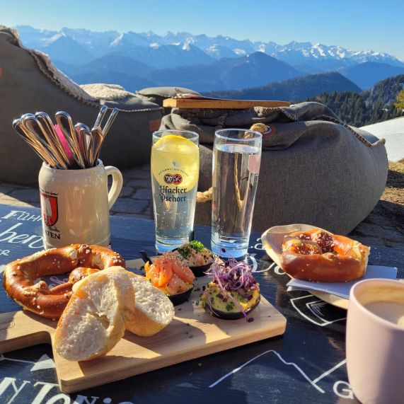 b43ea3a5-5123-4d88-8ca6-a7ae9df4d6e9-1